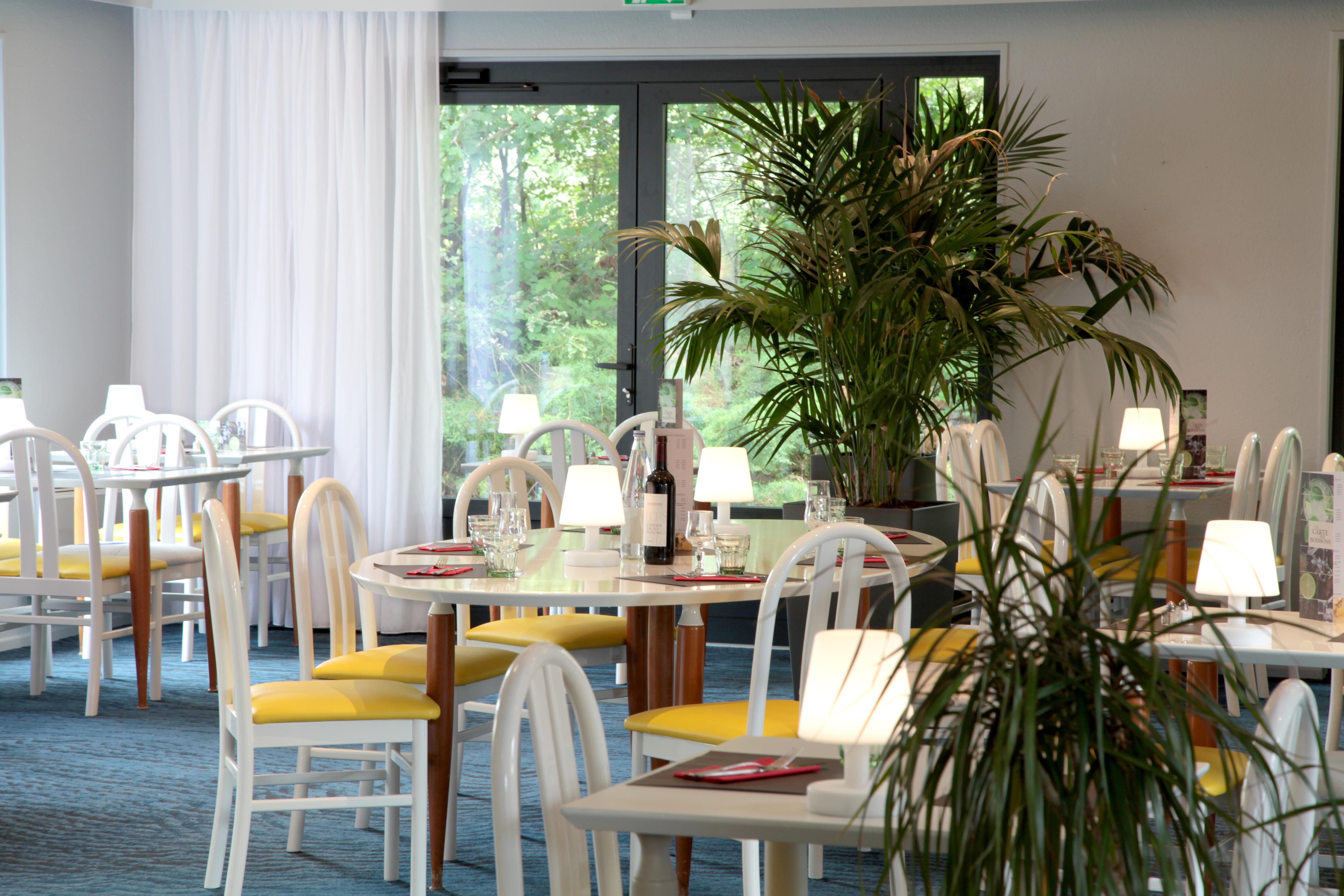 Kyriad Lannion-Perros-Guirec Exterior photo